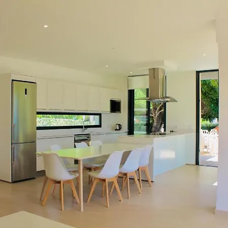 Sonia Del Mar Villa *
